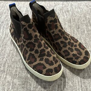 Retired! EUC Rothy’s Big Cat Chelsea boot!